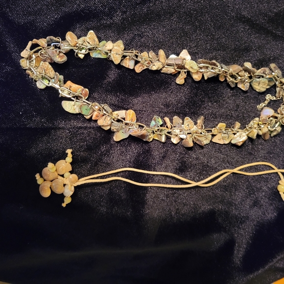 Bundle of seashell jewelry - Picture 3 of 5